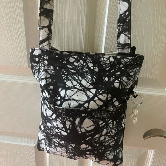 Project Lydia Giraffe Black and White Small crossbody bag . - Picture 8 of 12